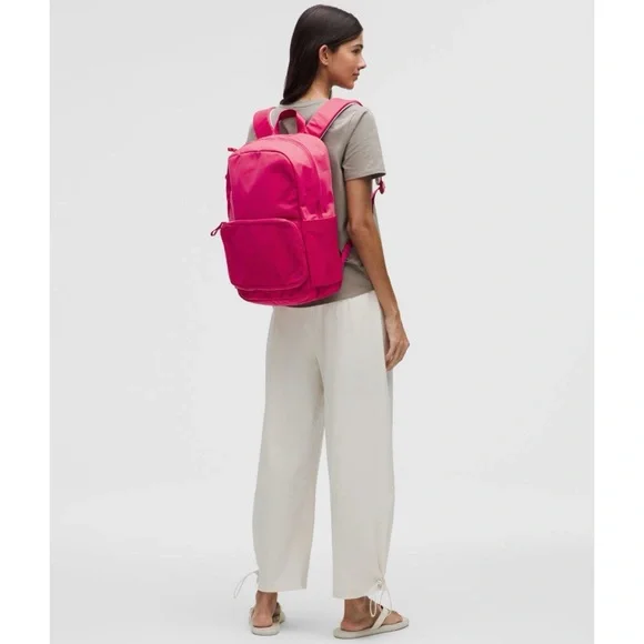 NWT Lululemon Everywhere Backpack 22L Raspberry Coulis/Sheer Oak - Picture 2 of 9